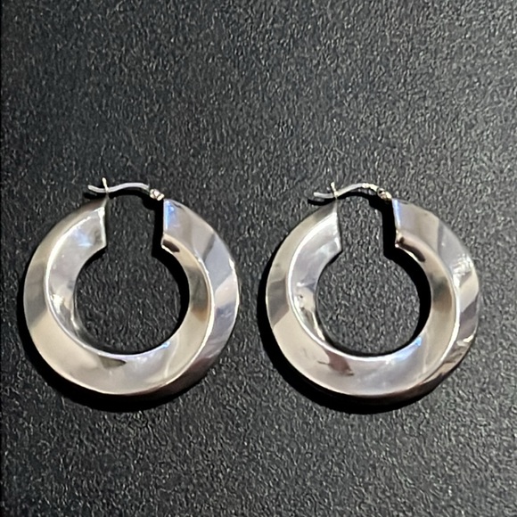 Sundance Sterling Silver Abstract Twisty Puff Chunky Hoop Earrings - Picture 14 of 14